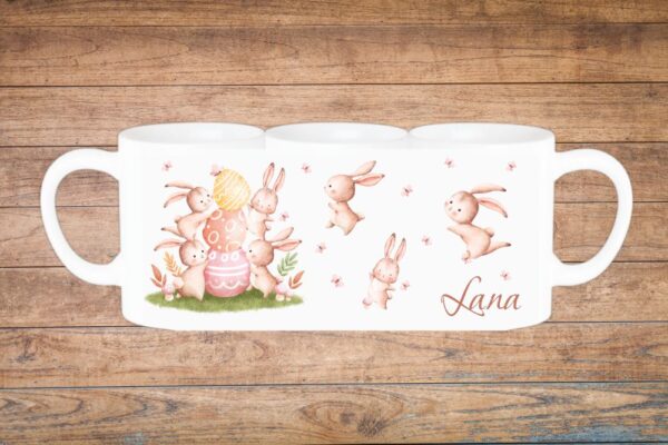 razigrani zečići personalizirana šalica za uskrs