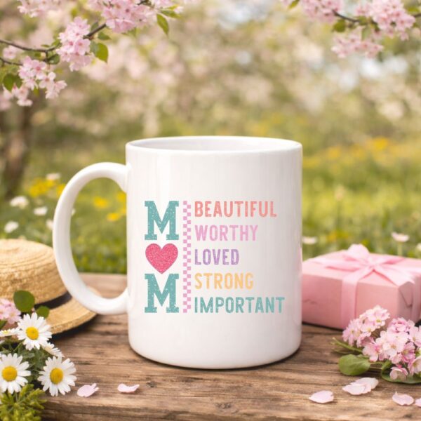 mama needs coffee Šalica za mame (kopiraj)